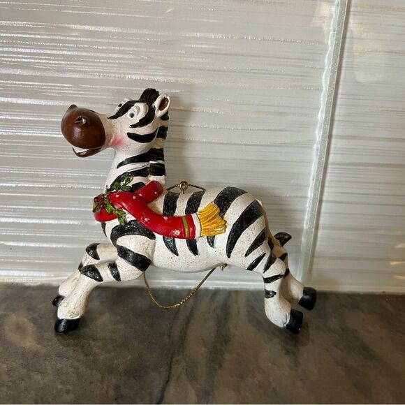 Zebra with winter scarf Christmas ornament - Picture 1 of 3